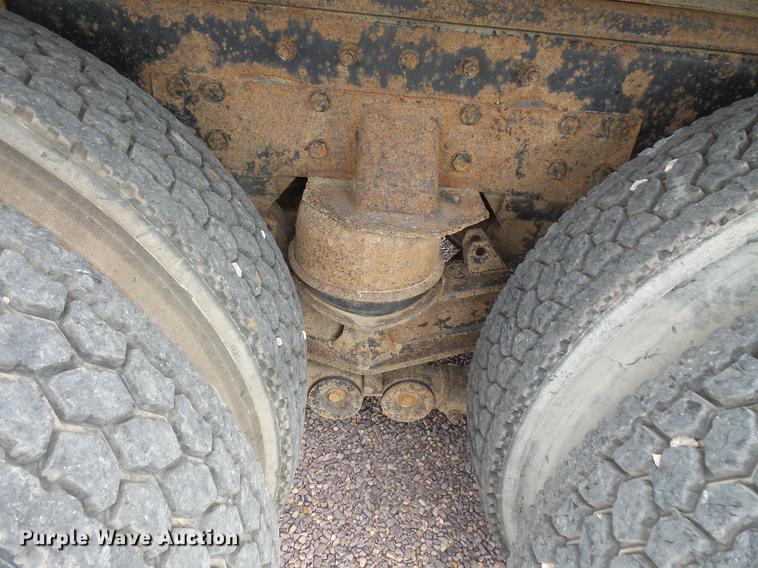 image for item DV9493 1997 Peterbilt 357 dump truck