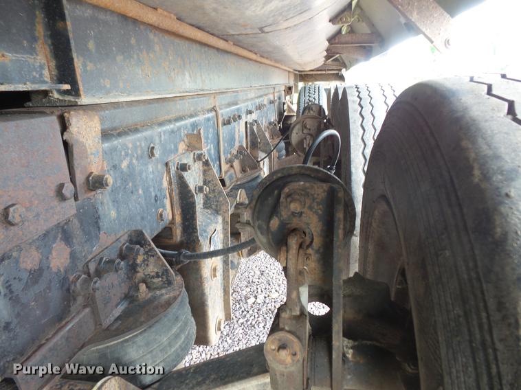 image for item DV9493 1997 Peterbilt 357 dump truck