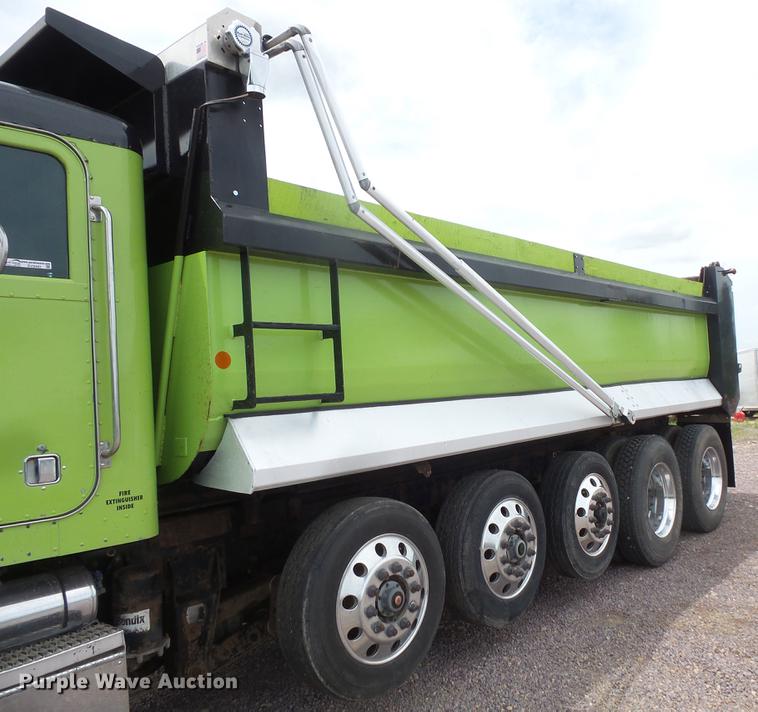 image for item DV9493 1997 Peterbilt 357 dump truck