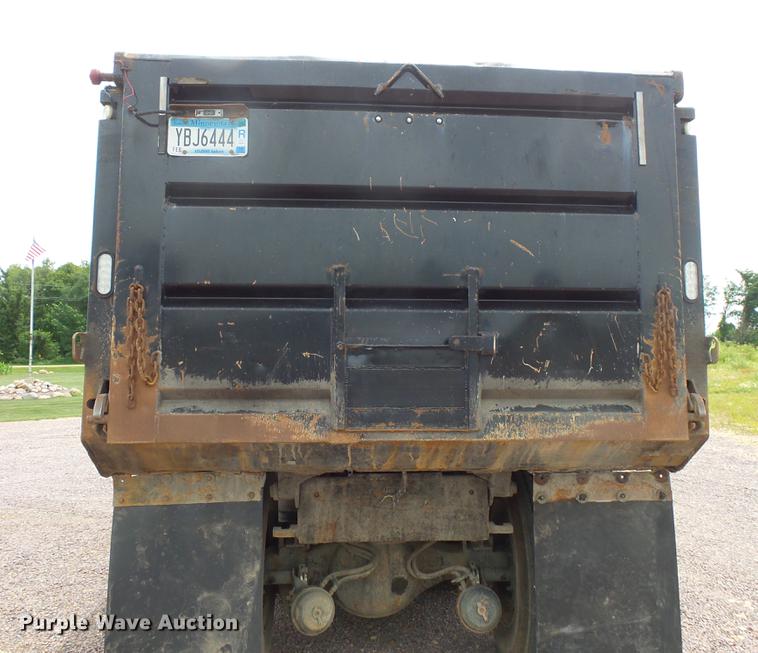 image for item DV9493 1997 Peterbilt 357 dump truck