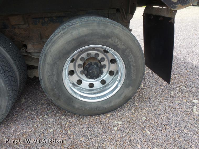 image for item DV9493 1997 Peterbilt 357 dump truck