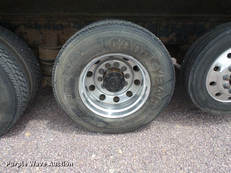 image for item DV9493 1997 Peterbilt 357 dump truck