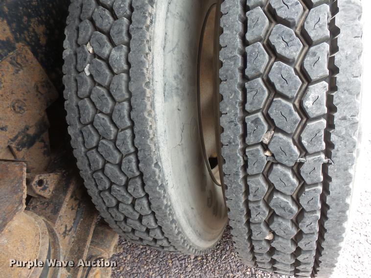 image for item DV9493 1997 Peterbilt 357 dump truck