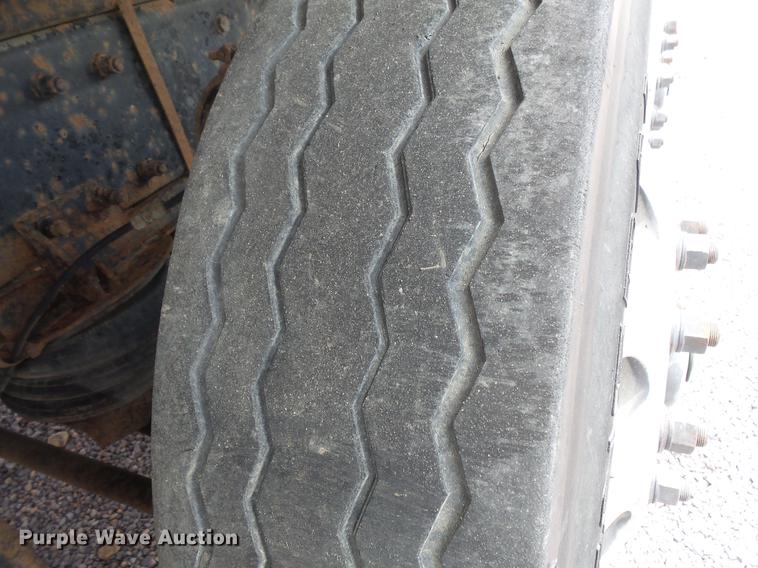 image for item DV9493 1997 Peterbilt 357 dump truck