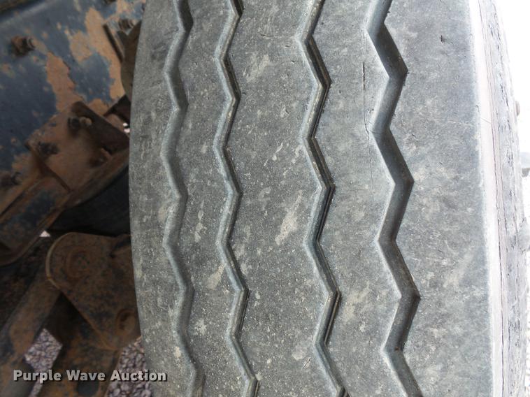 image for item DV9493 1997 Peterbilt 357 dump truck