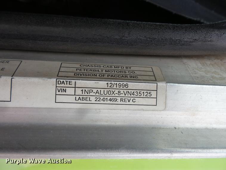 image for item DV9493 1997 Peterbilt 357 dump truck