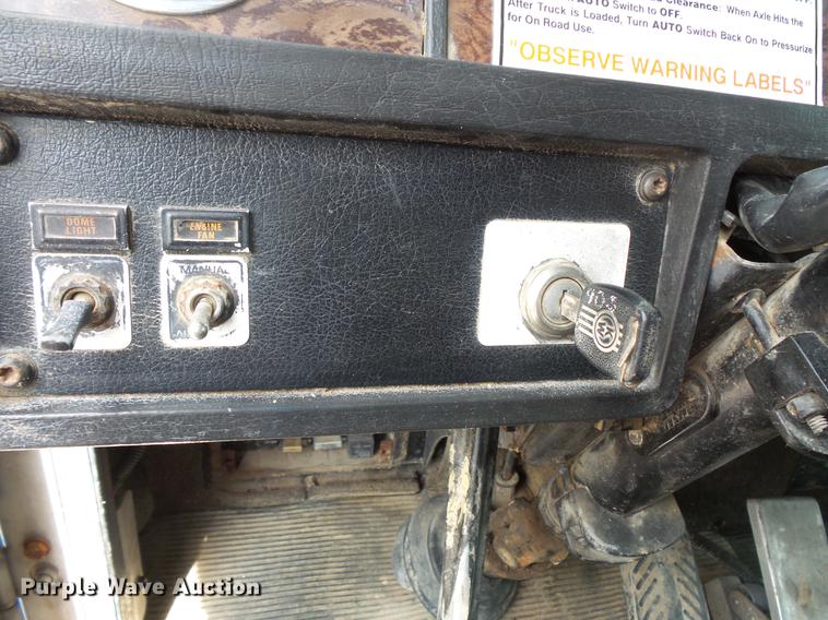 image for item DV9494 1997 Kenworth W900 dump truck