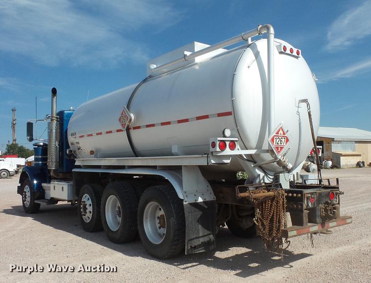 image for item DV9495 2004 Kenworth W900 tank truck