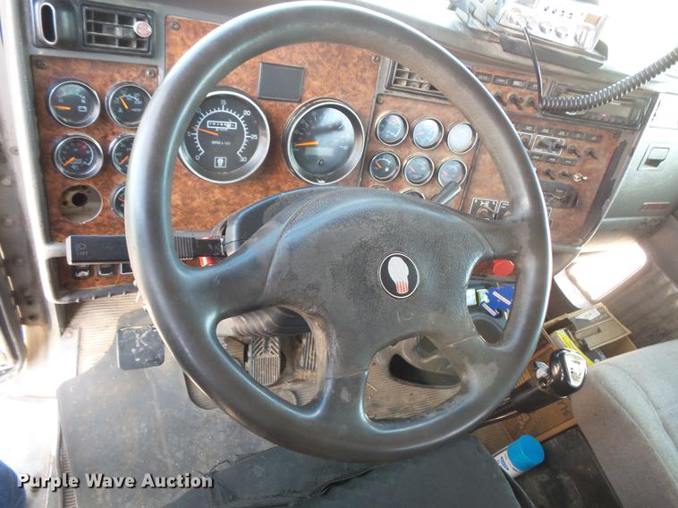 image for item DV9495 2004 Kenworth W900 tank truck