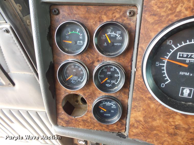 image for item DV9495 2004 Kenworth W900 tank truck