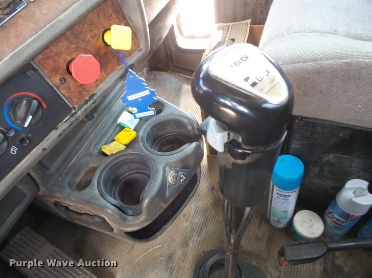 image for item DV9495 2004 Kenworth W900 tank truck