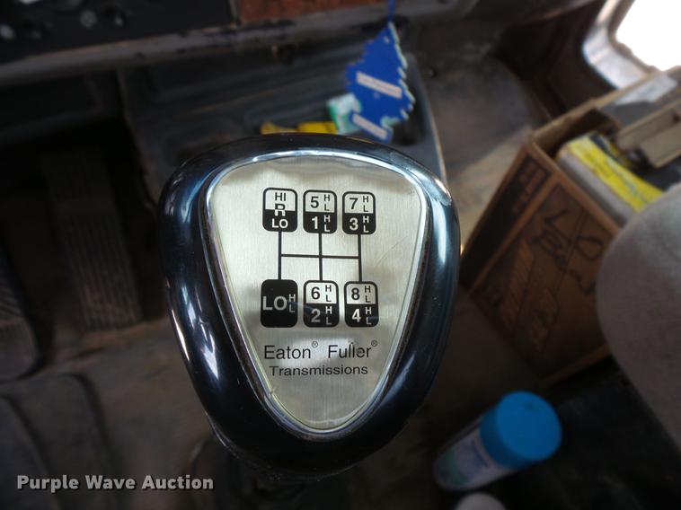 image for item DV9495 2004 Kenworth W900 tank truck