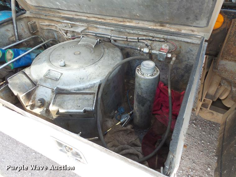 image for item DV9495 2004 Kenworth W900 tank truck