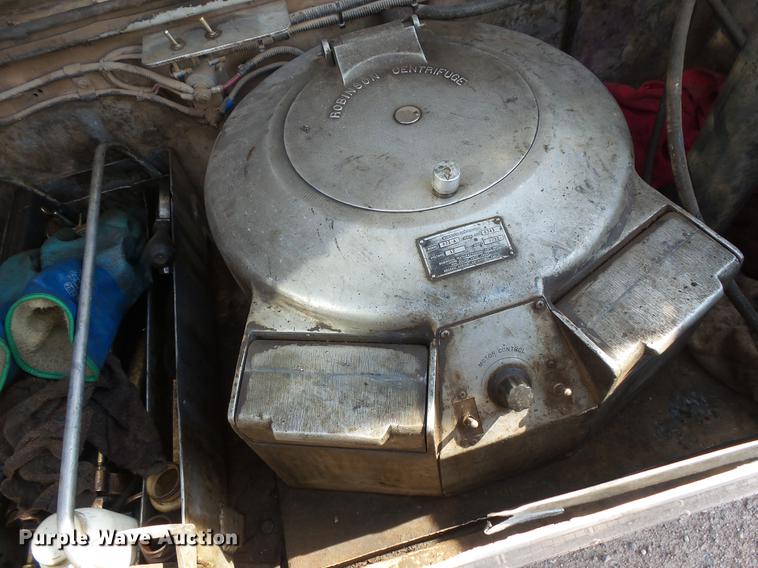 image for item DV9495 2004 Kenworth W900 tank truck