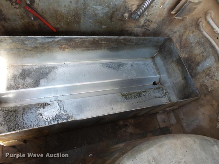 image for item DV9495 2004 Kenworth W900 tank truck