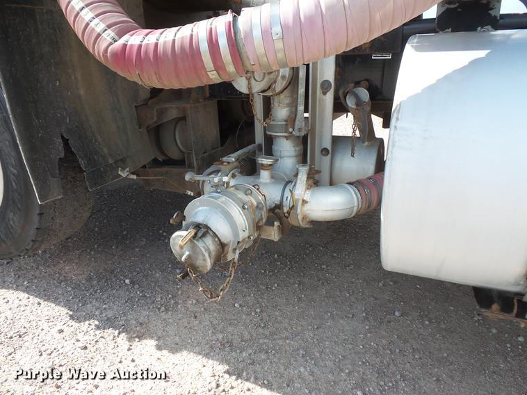 image for item DV9495 2004 Kenworth W900 tank truck