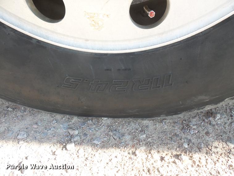 image for item DV9495 2004 Kenworth W900 tank truck