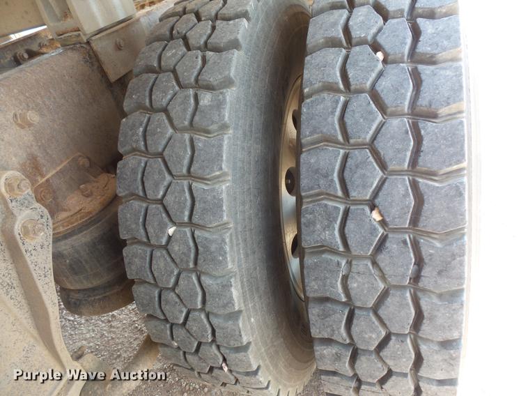 image for item DV9495 2004 Kenworth W900 tank truck