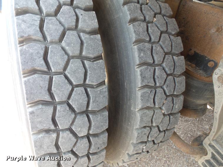 image for item DV9495 2004 Kenworth W900 tank truck