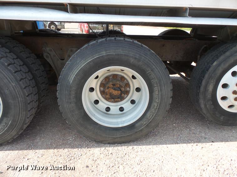 image for item DV9495 2004 Kenworth W900 tank truck