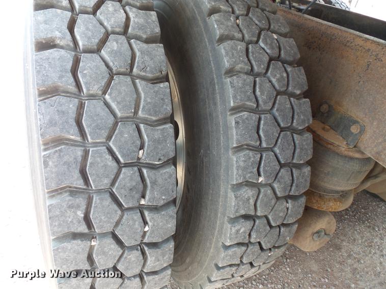 image for item DV9495 2004 Kenworth W900 tank truck