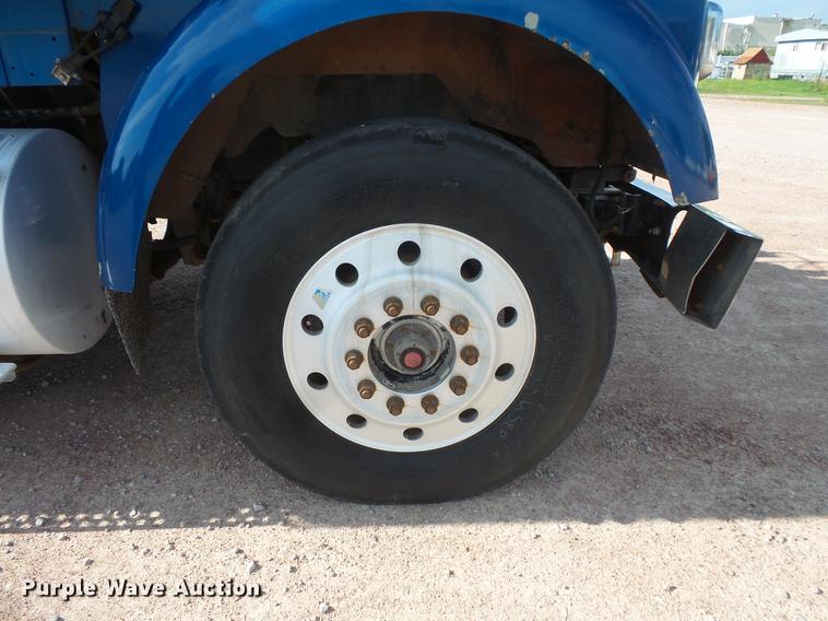 image for item DV9495 2004 Kenworth W900 tank truck