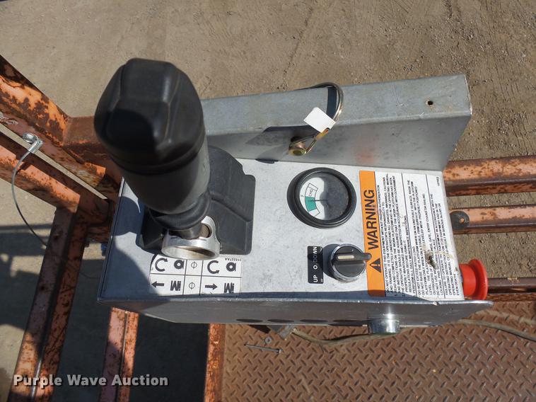 image for item DX9127 1992 Skyjack SJ6832 scissor lift