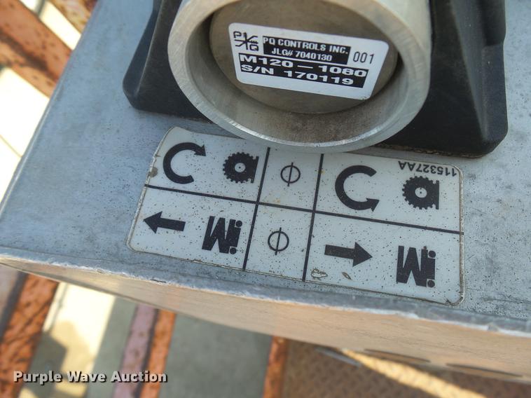 image for item DX9127 1992 Skyjack SJ6832 scissor lift