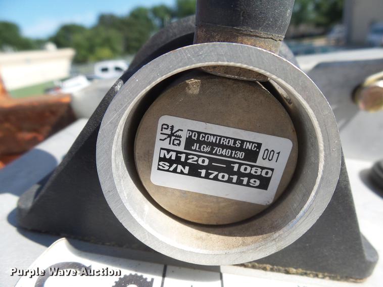 image for item DX9127 1992 Skyjack SJ6832 scissor lift