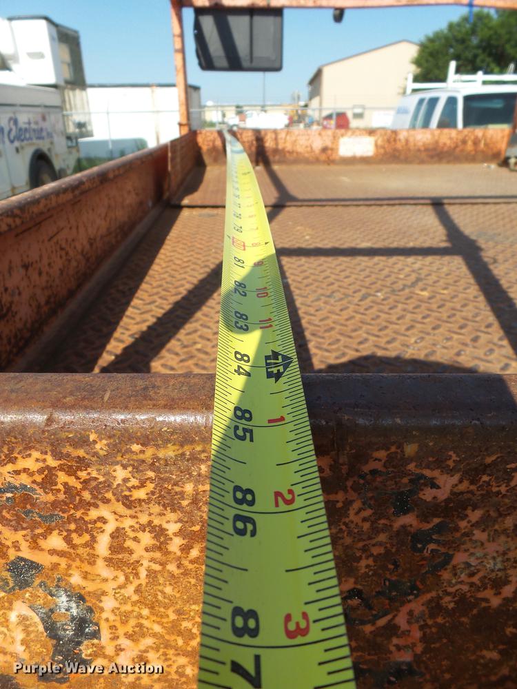 image for item DX9127 1992 Skyjack SJ6832 scissor lift