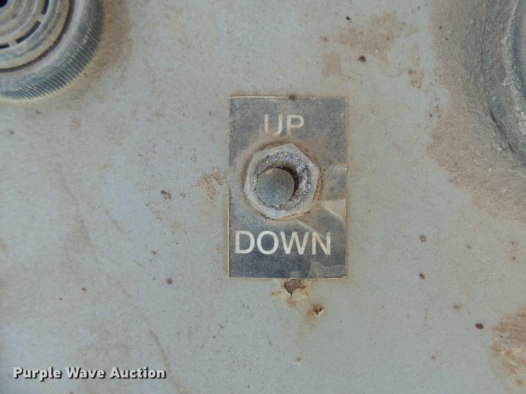 image for item DX9127 1992 Skyjack SJ6832 scissor lift