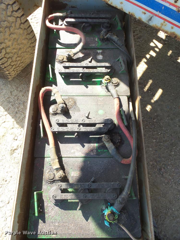 image for item DX9127 1992 Skyjack SJ6832 scissor lift