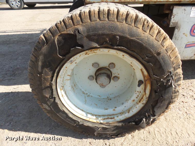 image for item DX9127 1992 Skyjack SJ6832 scissor lift