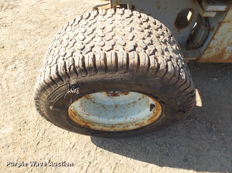 image for item DX9127 1992 Skyjack SJ6832 scissor lift