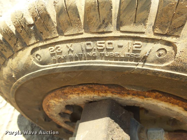 image for item DX9127 1992 Skyjack SJ6832 scissor lift