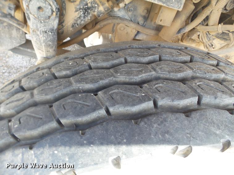 image for item EI9628 2013 International WorkStar 7300 digger derrick truck