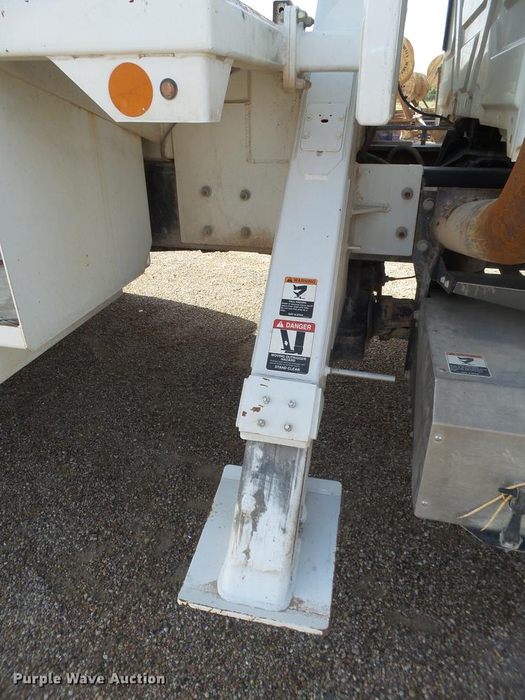 image for item EI9628 2013 International WorkStar 7300 digger derrick truck