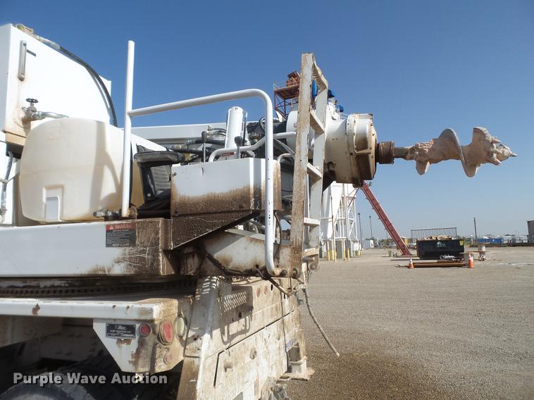 image for item EI9628 2013 International WorkStar 7300 digger derrick truck