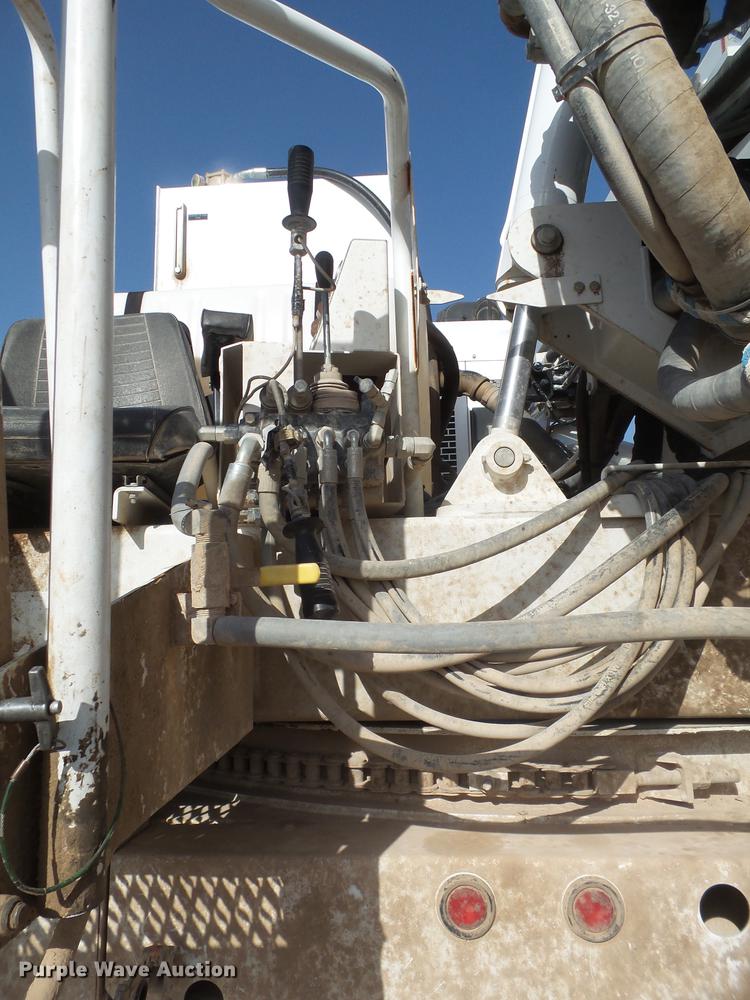 image for item EI9628 2013 International WorkStar 7300 digger derrick truck