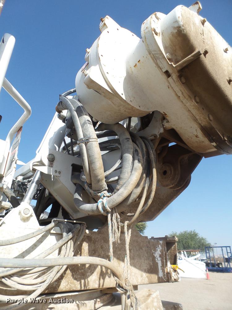 image for item EI9628 2013 International WorkStar 7300 digger derrick truck