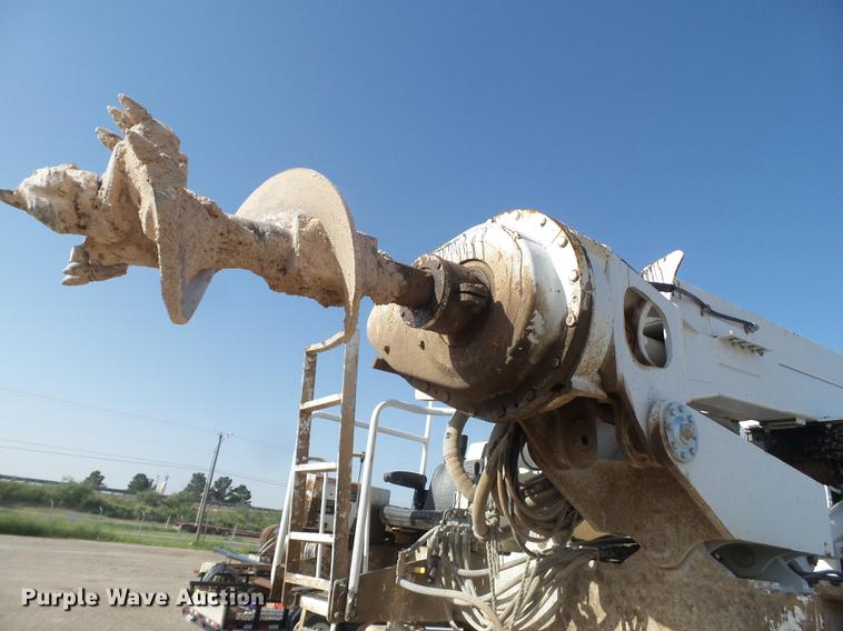 image for item EI9628 2013 International WorkStar 7300 digger derrick truck