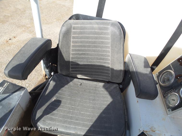 image for item EI9628 2013 International WorkStar 7300 digger derrick truck