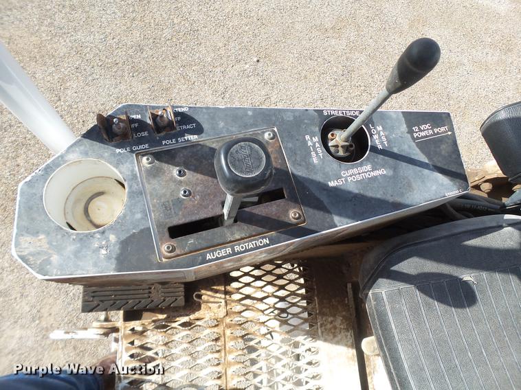 image for item EI9628 2013 International WorkStar 7300 digger derrick truck