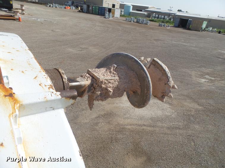 image for item EI9628 2013 International WorkStar 7300 digger derrick truck