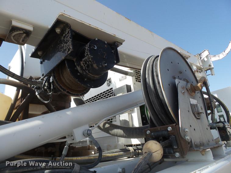 image for item EI9628 2013 International WorkStar 7300 digger derrick truck