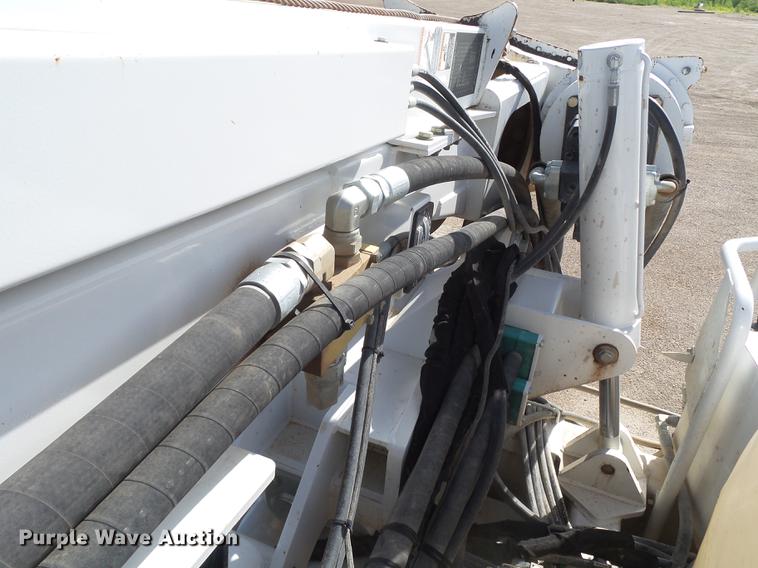 image for item EI9628 2013 International WorkStar 7300 digger derrick truck