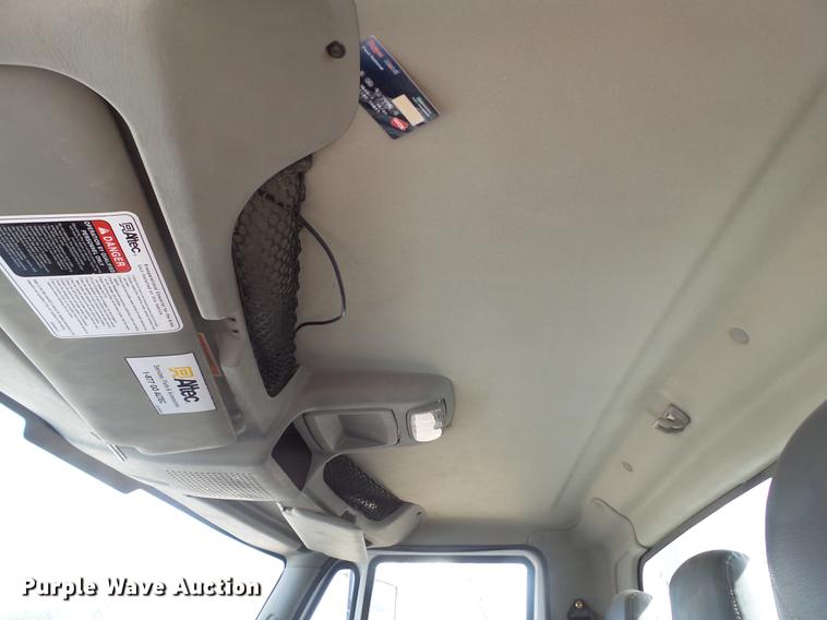 image for item EI9628 2013 International WorkStar 7300 digger derrick truck