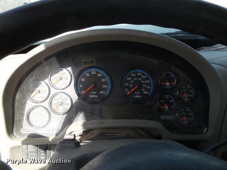 image for item EI9628 2013 International WorkStar 7300 digger derrick truck