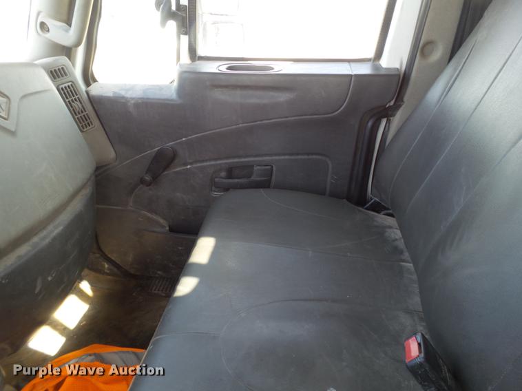 image for item EI9628 2013 International WorkStar 7300 digger derrick truck