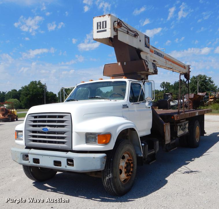 image for item EI9852 1995 Ford F800 crane truck